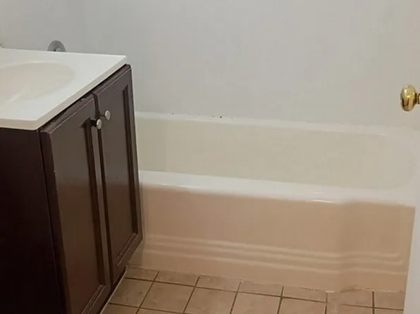 5741 W 35th St #2F, Cicero, IL 60804