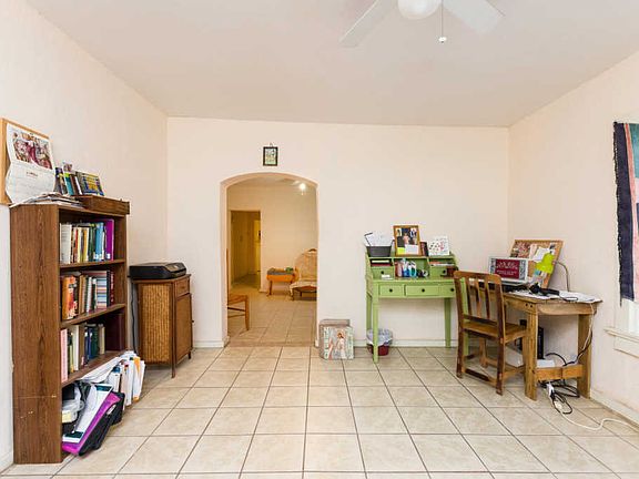 4th image of 425 E Picacho Ave