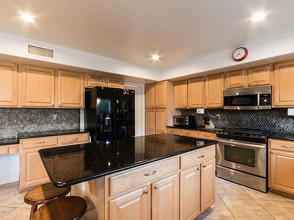 2nd image of 7829 E Whileaway Pl