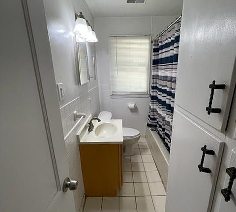 4th image of 744 W Mapledale Ave