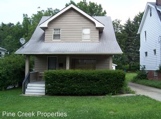 5067 Greenhurst Dr, Maple Heights, OH 44137