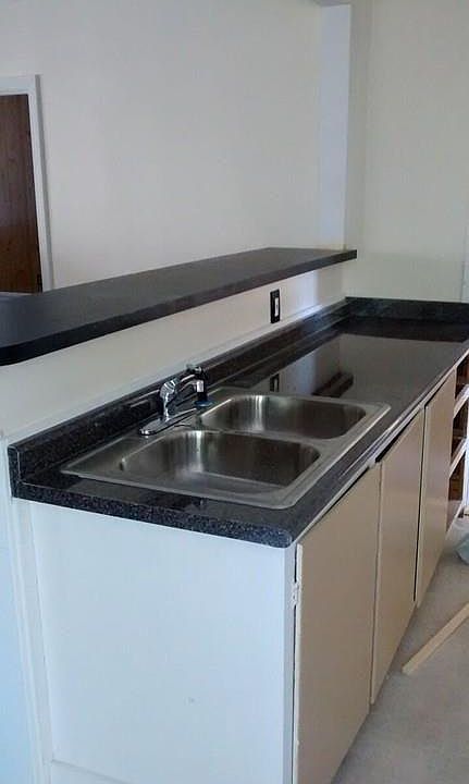 2nd image of 108 Charlton St APT 2R