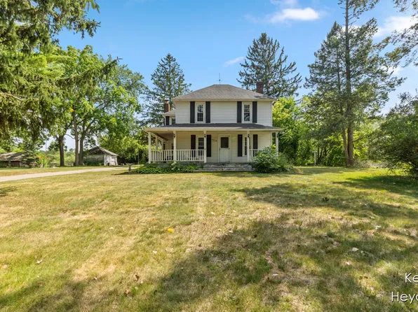 1170 Indian Lakes Rd NW, Sparta, MI 49345