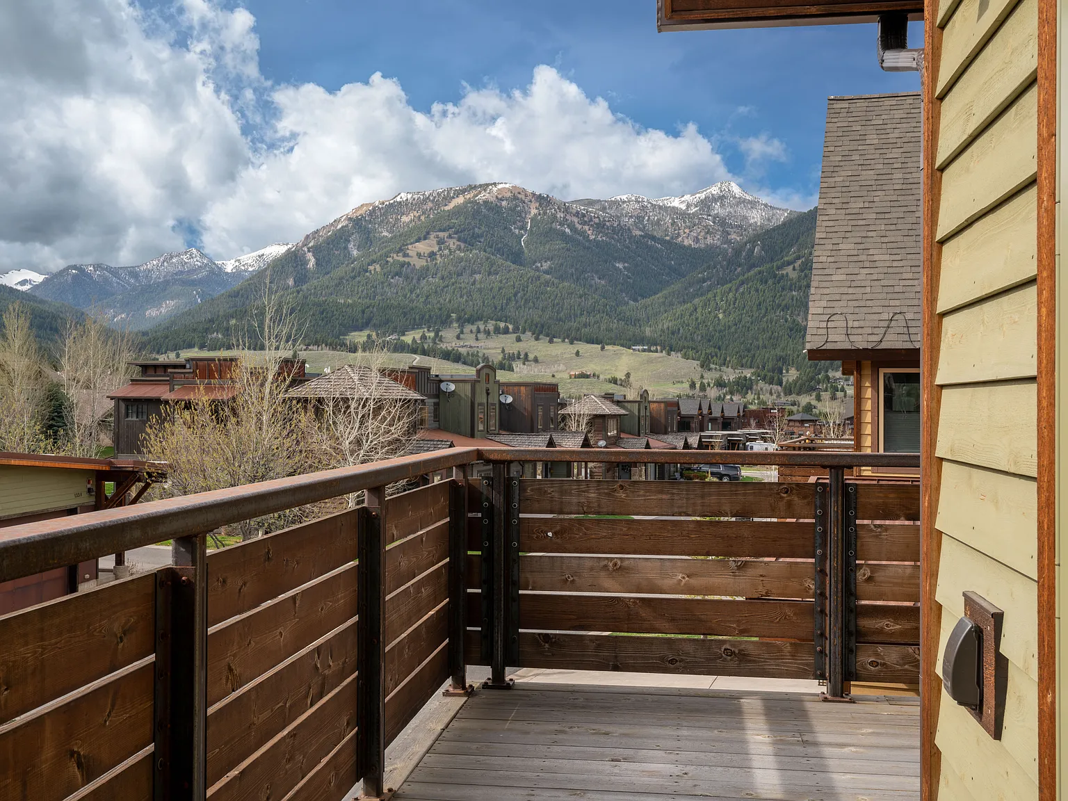 3 bed, 3.5 bath, 2324 sqft, $5,500 — Photo 4