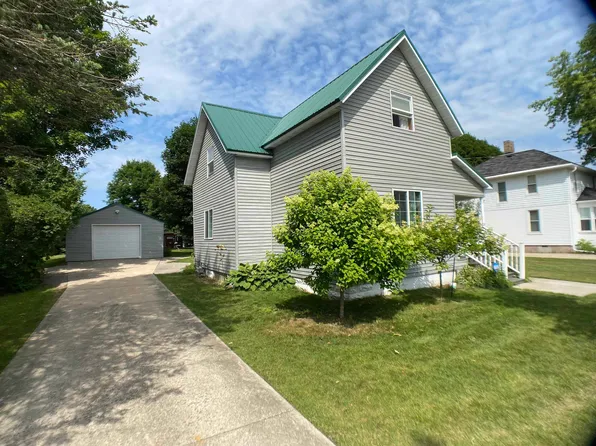 137 S Birch Ave, Gillett, WI 54124