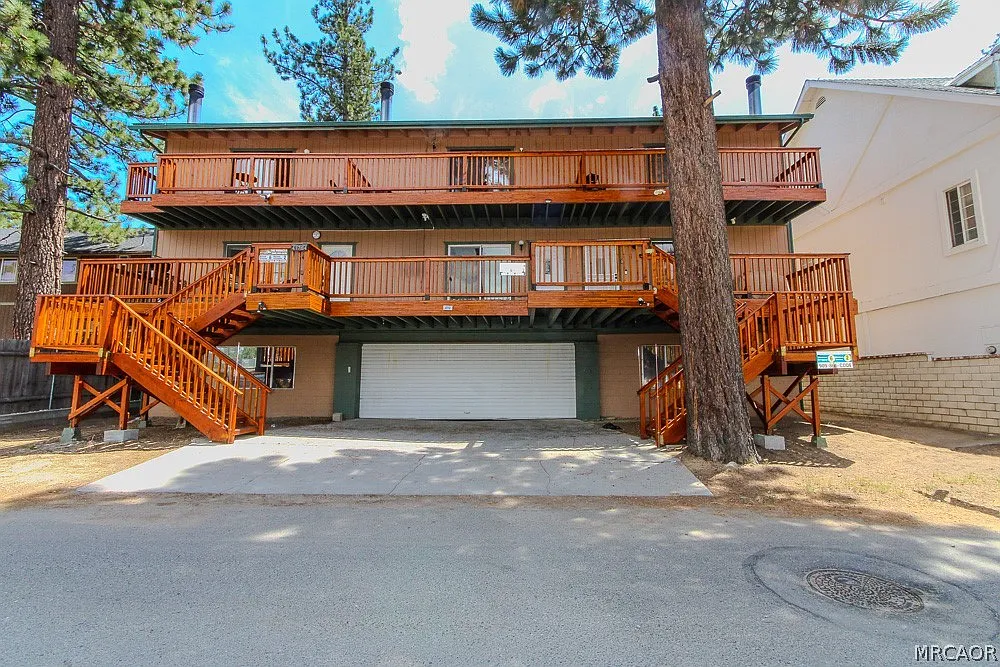 2 bed, 2.0 bath, 1200 sqft, $1,900 — Photo 1