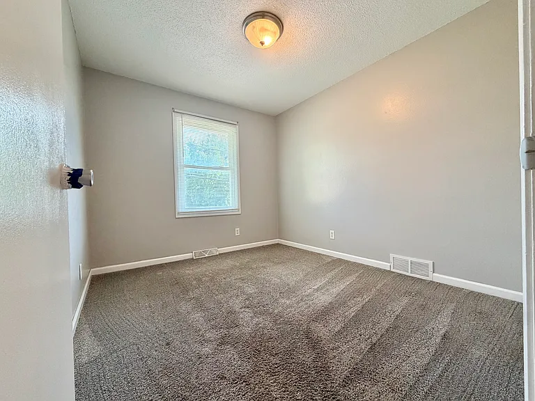 3002 12th Ave SW — Photo 10
