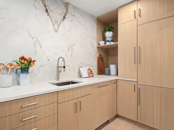 67 E 11th St APT 205, Manhattan, NY 10003