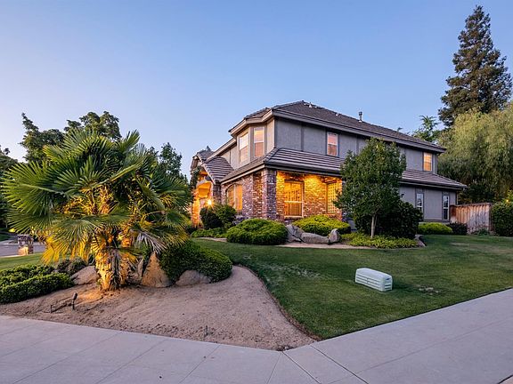 3rd image of 9966 N Heather Dr