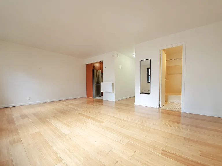 227 E 59th St #2B — Photo 2