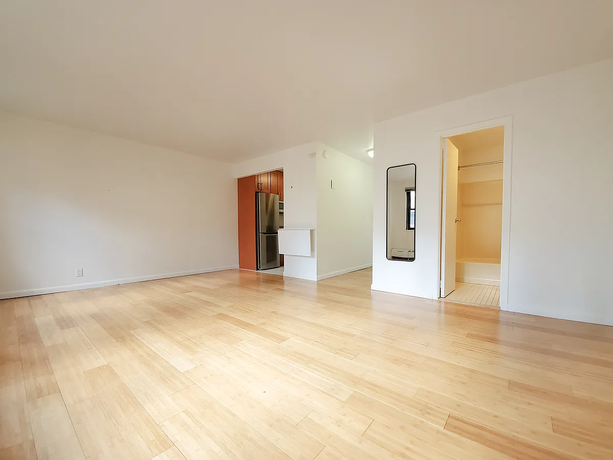 Building Photo - 227 E 59th St #2B