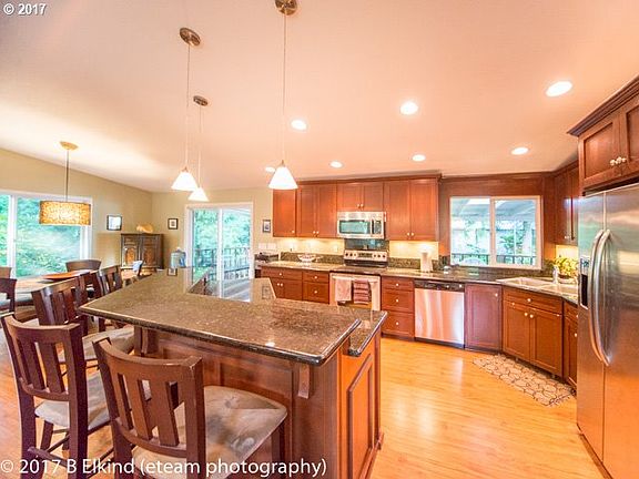 3rd image of 2832 SE Camwal Dr