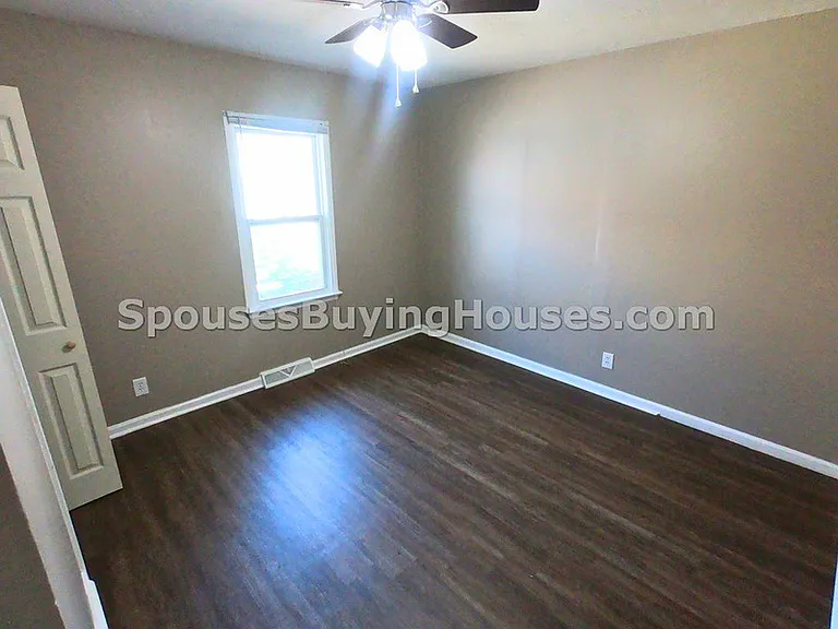 2517 S McClure St — Photo 9