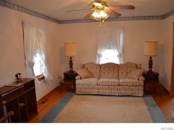 3rd image of 208 Taraby Dr