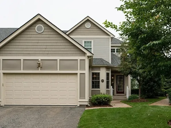 68 Charles Ct, Southborough, MA 01772