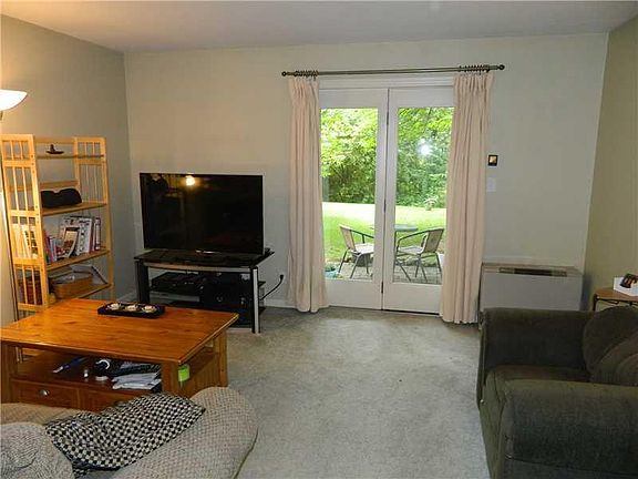 4th image of 70 Glenridge Drive #70