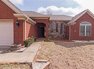 4 Oak Ridge Ln, Centerton, AR 72712