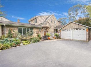 30 Grand Pl, East Northport, NY 11731