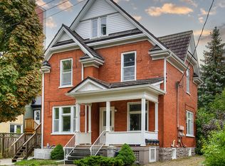 19 Clarence Pl #3, Kitchener, ON N2H 2L1