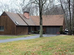 24 Iron Gate Ln #A, Cromwell, CT 06416