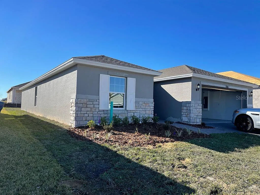 4 bed, 2.5 bath, 1767 sqft, $2,200 — Photo 1