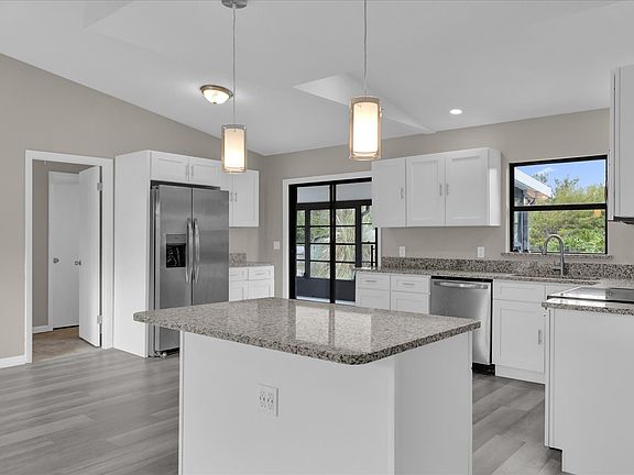 3rd image of 2533 Edgewater Ave