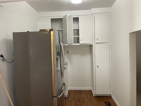 2nd image of 620 Webster St