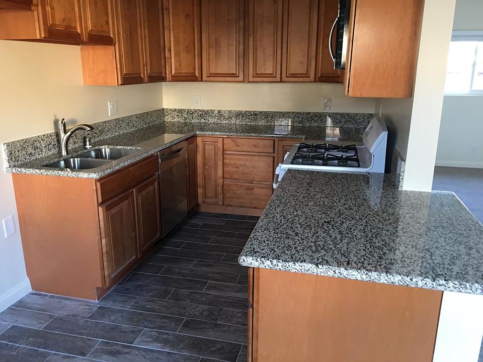 Newly remodeled kitchen - more pics to follow