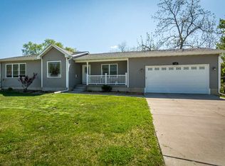 719 30th St, Bettendorf, IA 52722