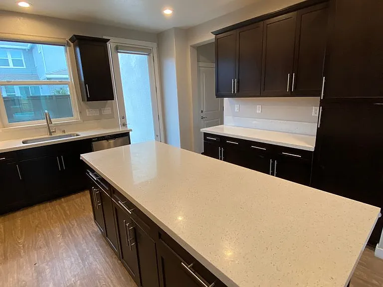 4821 Holden Dr — Photo 14