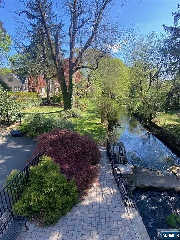 3 bed, 3.5 bath, $5,950 — Photo 3