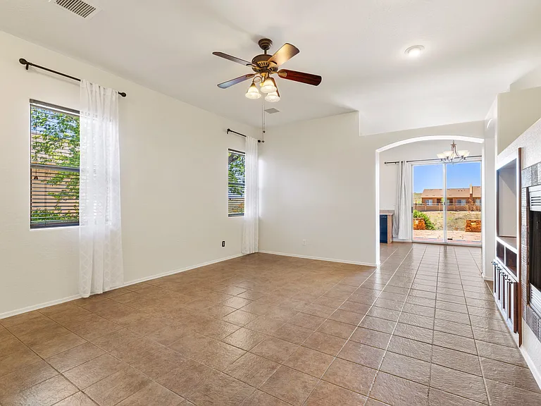 6913 E Voltaire Dr — Photo 7