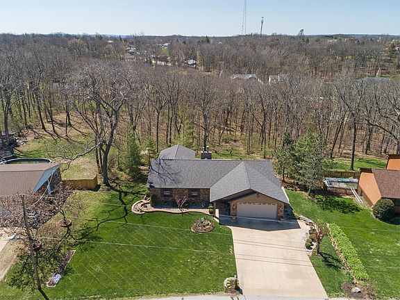 3rd image of 820 S Suncrest Dr