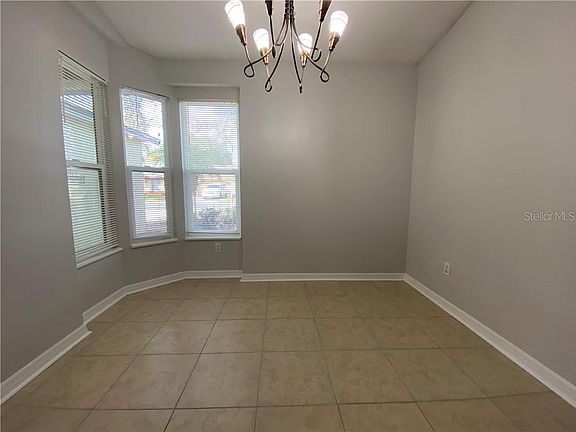 4th image of 1009 Wainright Dr