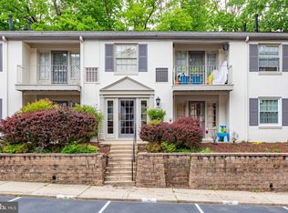 5902 Kingsford Rd #406, Springfield, VA 22152