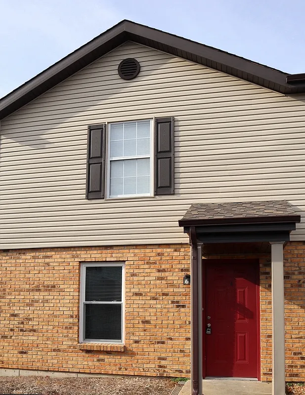 2 bed, 1.5 bath, 1100 sqft, $1,250 — Photo 1