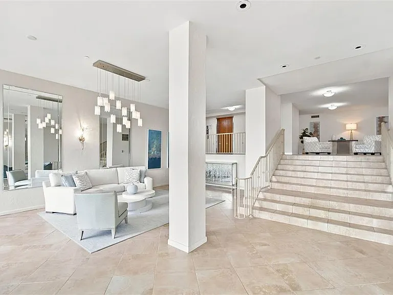 707 S Gulfstream Ave #207 — Photo 3
