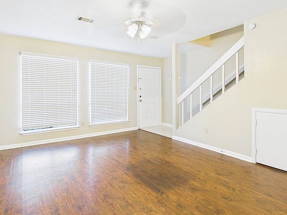 2nd image of 704 San Pedro Dr APT D