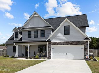 135 Peletier Shores Dr, Peletier, NC 28584