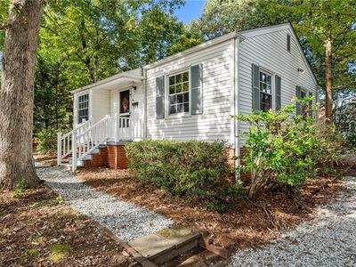 2732 Stratford Dr, Greensboro, NC, 27408