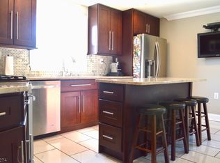 213 Arthur St, Linden, NJ 07036