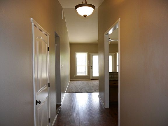3rd image of 5038 Windwood Dr