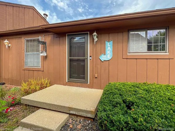12249 Cambridge Blvd #4, South Lyon, MI 48178