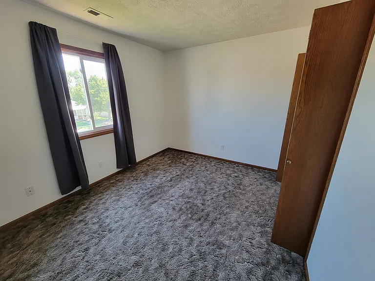 1620 E G St #6 — Photo 9