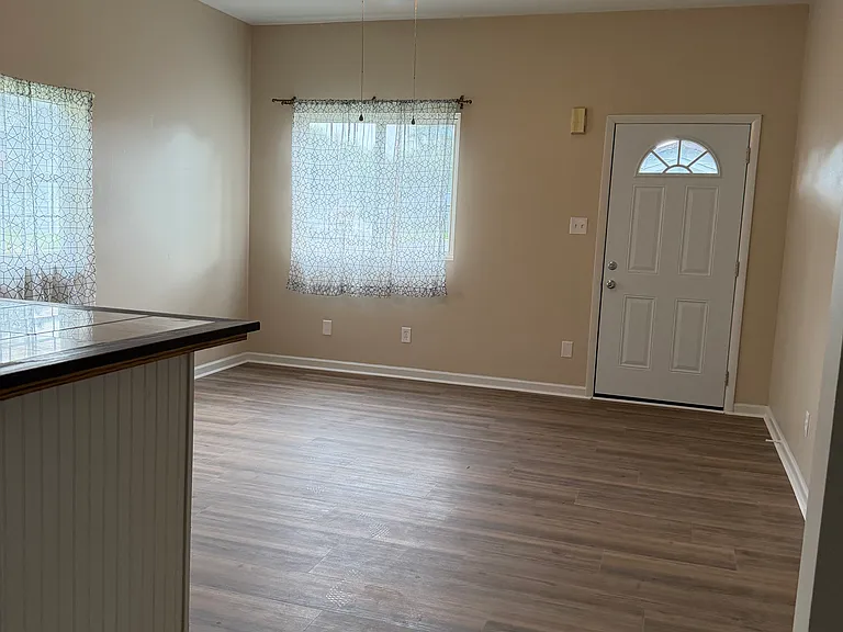 535 Bowman Ave — Photo 7