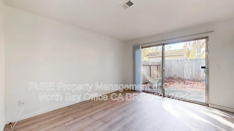 2 bed, 1.0 bath, 937 sqft, $2,320 — Photo 3
