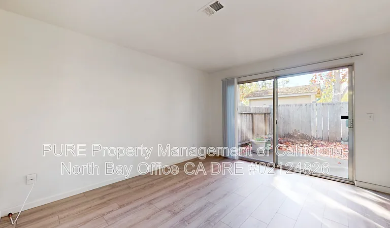 1450 E Cotati Ave #16 — Photo 3