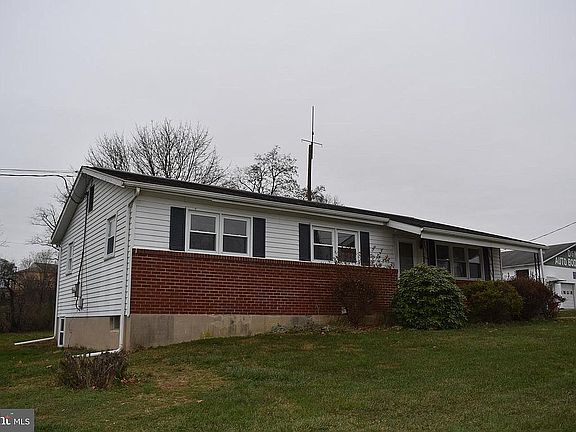 5th image of 244 N Hershey Rd