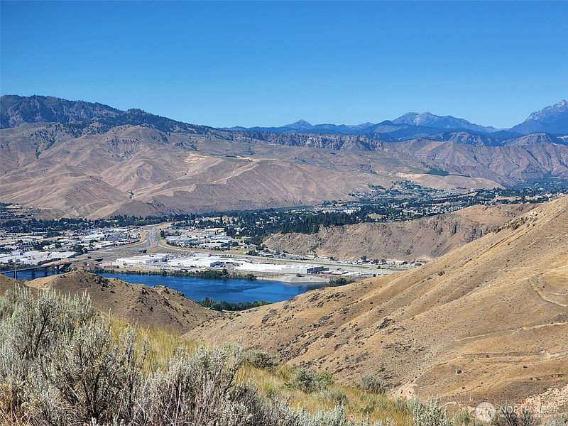 5th image of 2025 Cougar Ridge Road