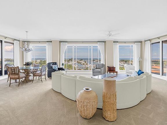 2nd image of 100 BEACH DRIVE NE #702